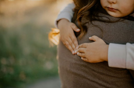 “A braccia aperte”: due nuovi progetti per gli orfani di femminicidio